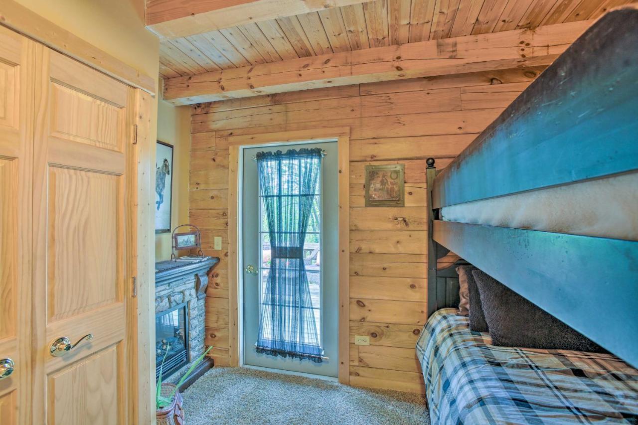 Resort Cabin With Fire Pit Golf, Hike And Play! Rothbury Exterior foto