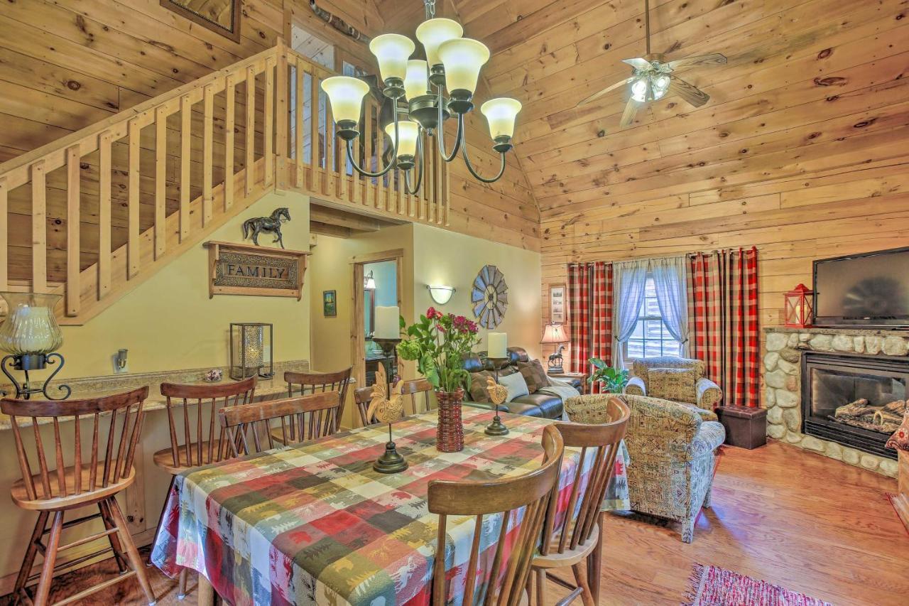 Resort Cabin With Fire Pit Golf, Hike And Play! Rothbury Exterior foto