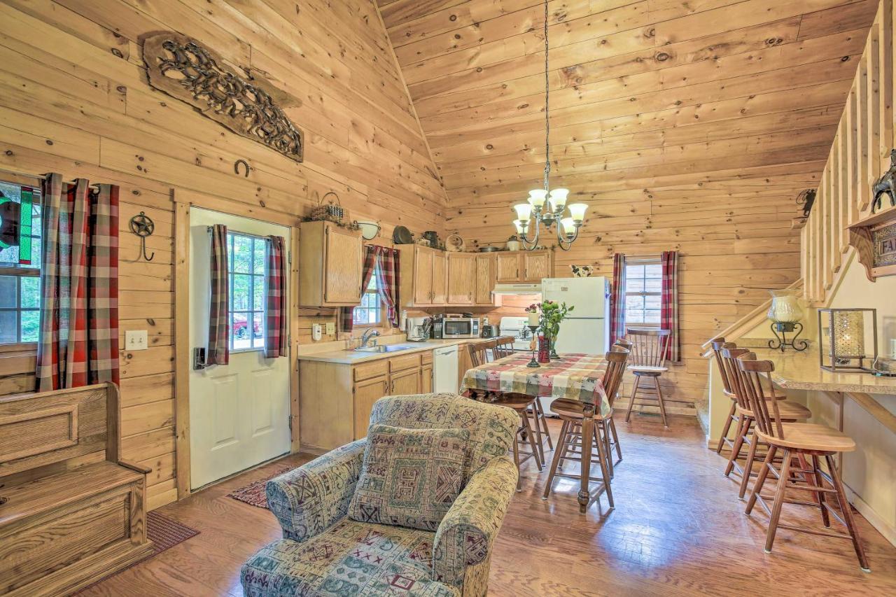 Resort Cabin With Fire Pit Golf, Hike And Play! Rothbury Exterior foto